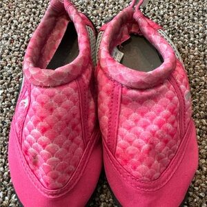 Reel Legends Pink Water Shoes for Aquatic Adventures